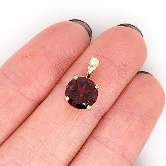 Madagascar Garnet Pendant in Solid 14K Gold | 8mm Round Shape - Picture 3 of 9